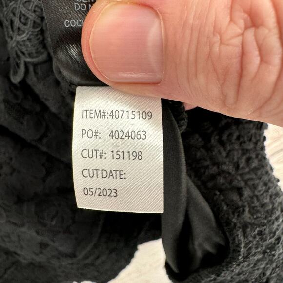 Torrid Stretch Lace Surplice Crop Top‎ Women's Size 4X Black - Picture 10 of 14